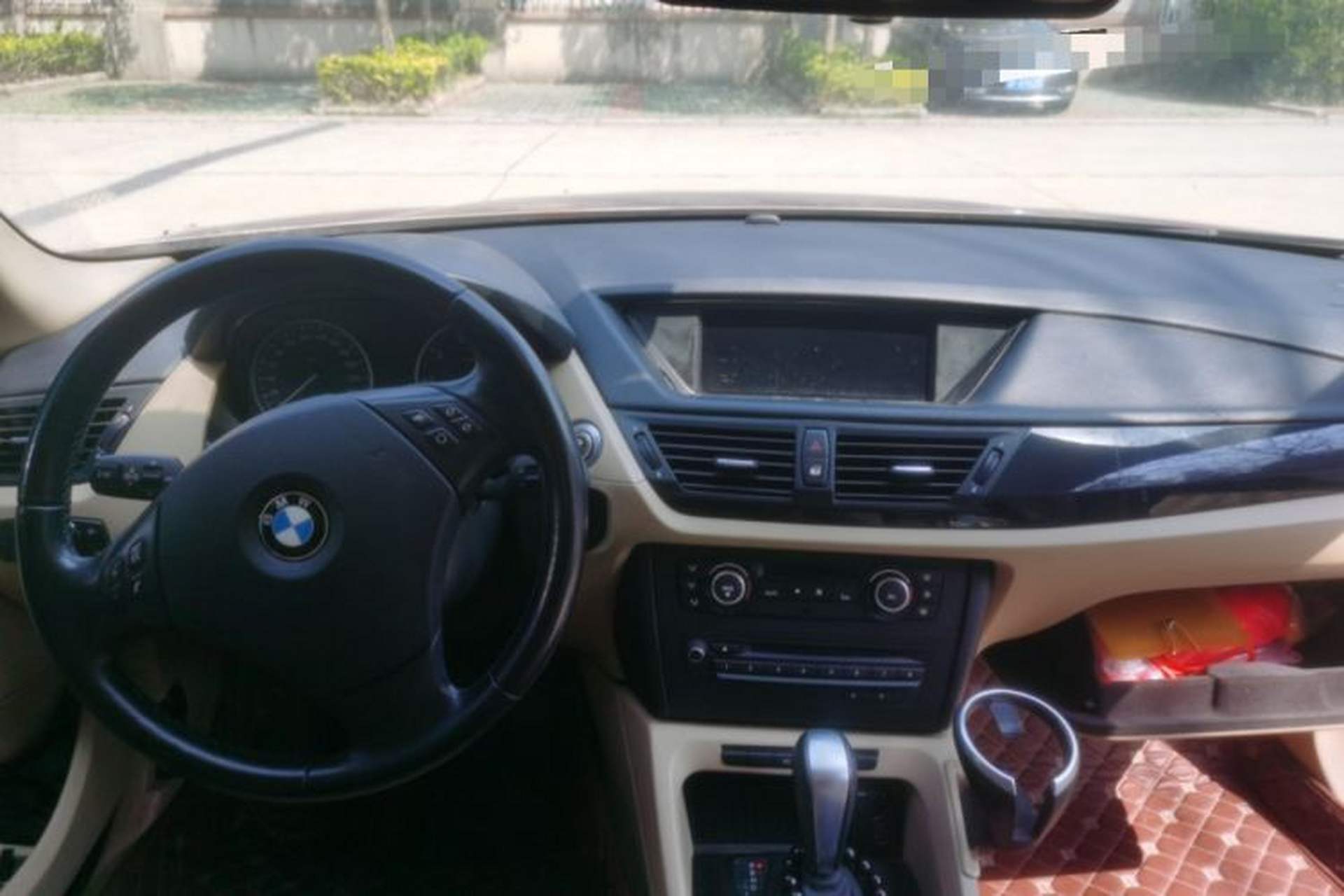 Used BMW X1 2010 sDrive18i Luxury Model Center Console
