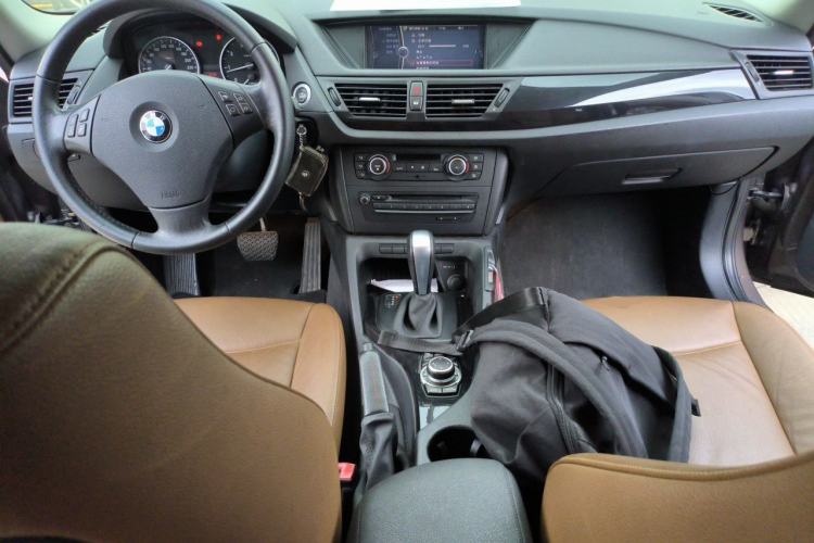 Used BMW X1 2010 sDrive18i Luxury Model Center Console