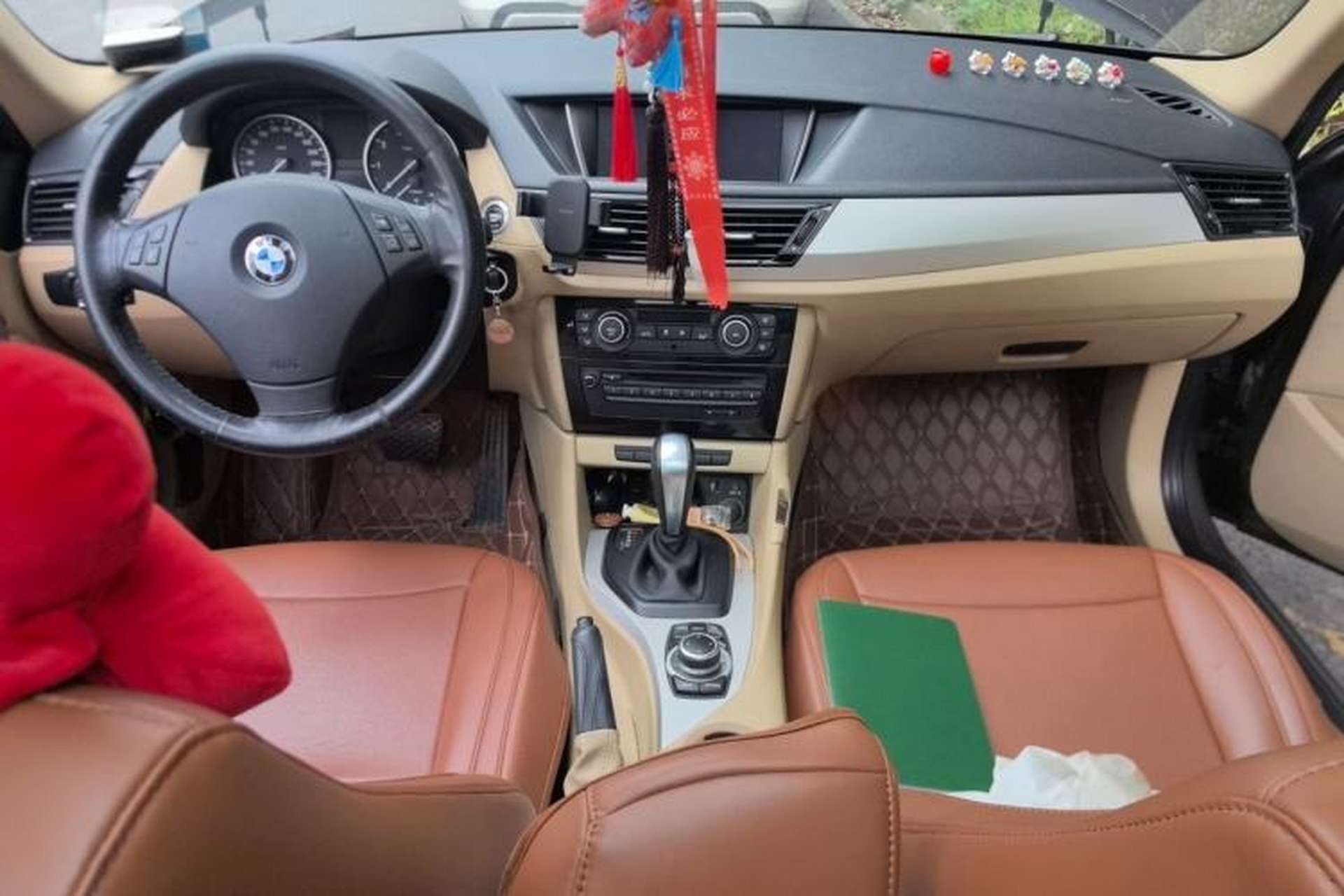 Used BMW X1 2010 sDrive18i Luxury Model Center Console