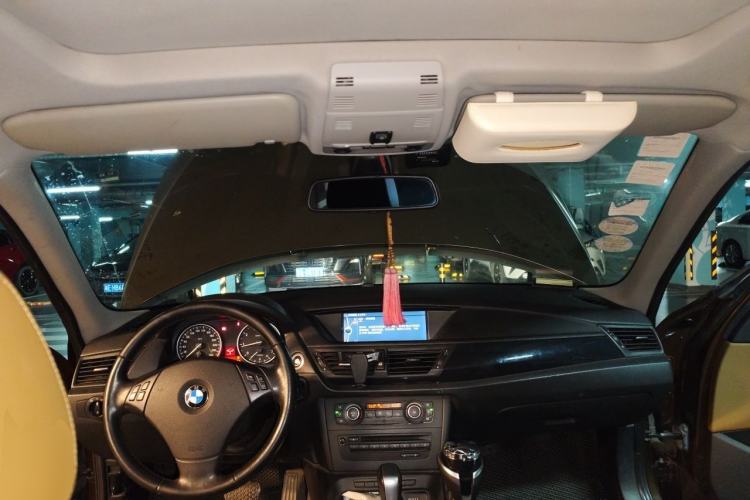 Used BMW X1 2010 sDrive18i Luxury Model Center Console