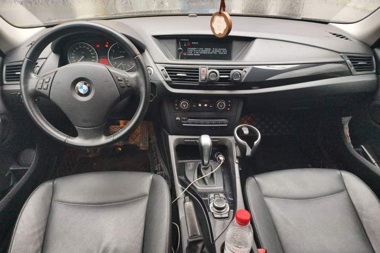 Used BMW X1 2010 sDrive18i Luxury Model Center Console
