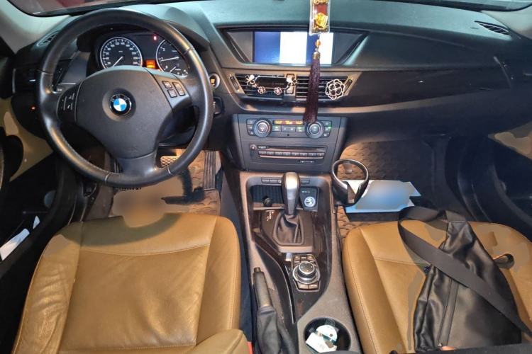 Used BMW X1 2010 sDrive18i Luxury Model Center Console