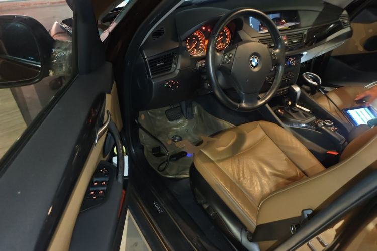 Used BMW X1 2010 xDrive25i Driver Seat