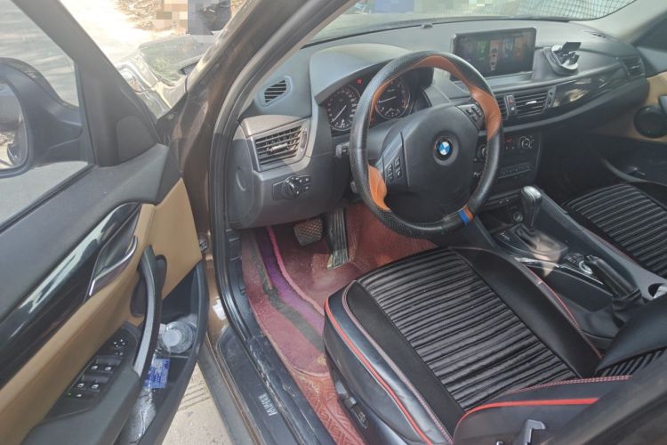 Used BMW X1 2010 xDrive25i Driver Seat