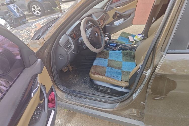 Used BMW X1 2010 xDrive25i Driver Seat