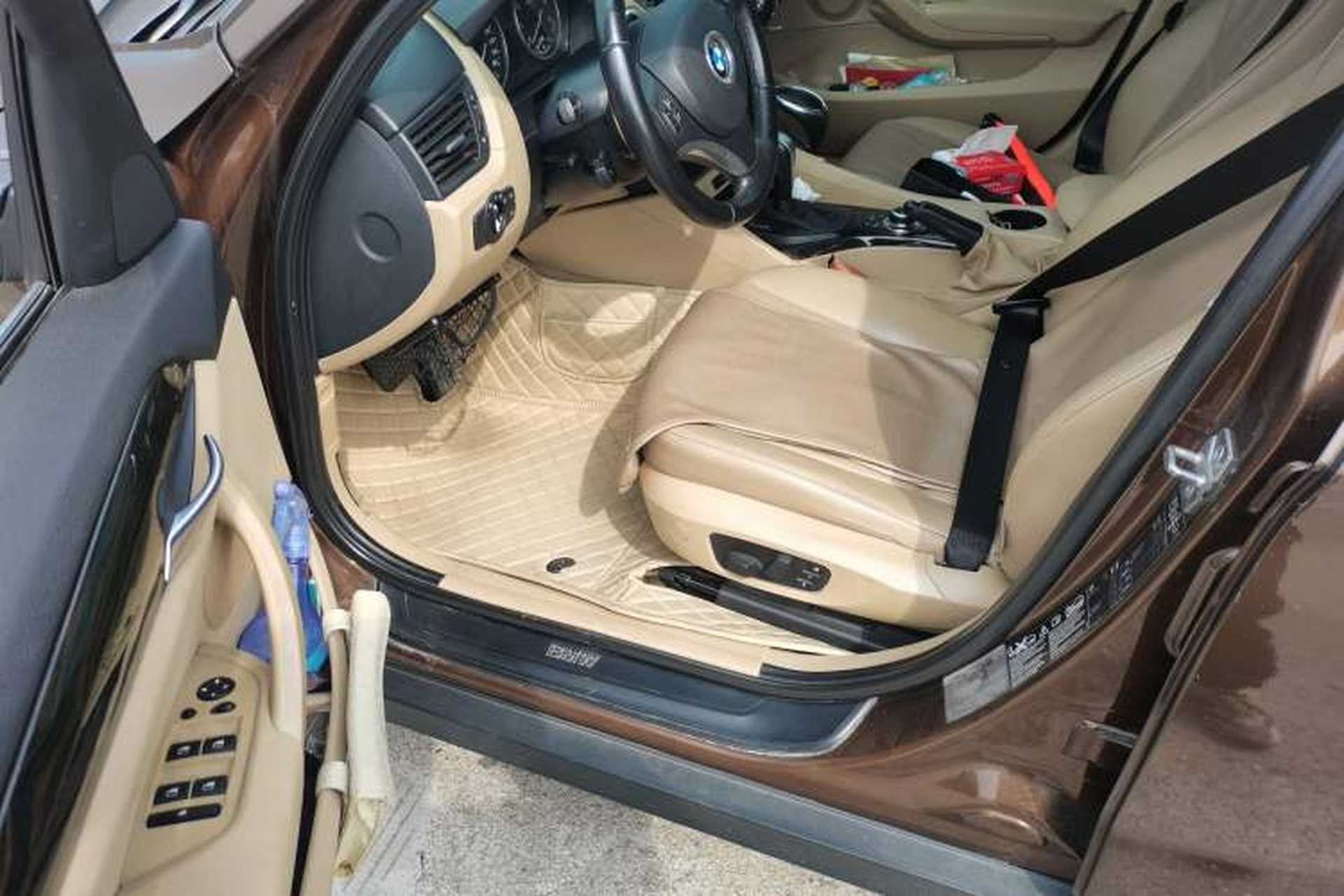 Used BMW X1 2010 xDrive28i Driver Seat