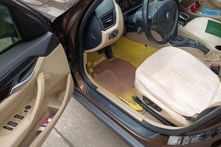 Used BMW X1 2010 xDrive25i Driver Seat