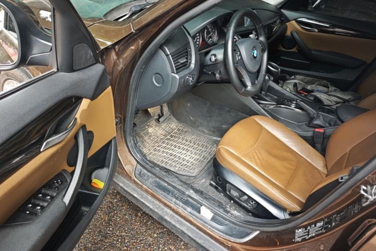 Used BMW X1 2010 xDrive28i Driver Seat