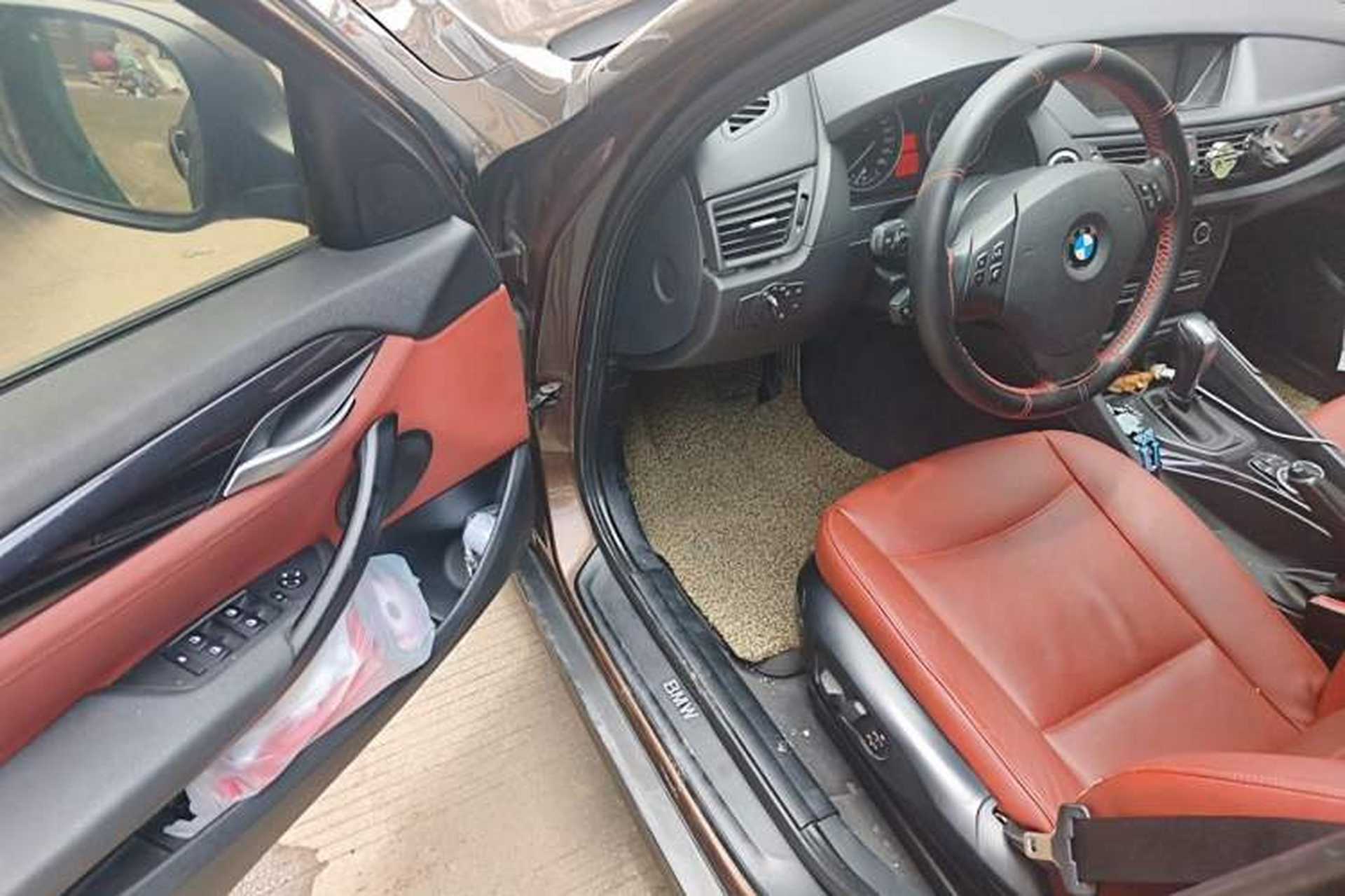 Used BMW X1 2010 xDrive25i Driver Seat
