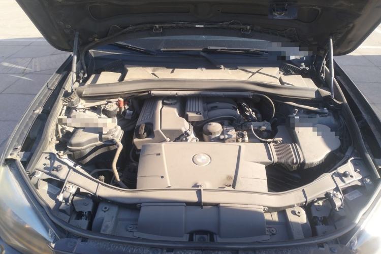 Used BMW X1 2010 sDrive18i Luxury Model Engine Bay