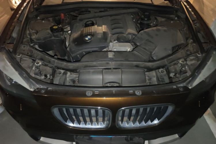 Used BMW X1 2010 xDrive25i Engine Bay