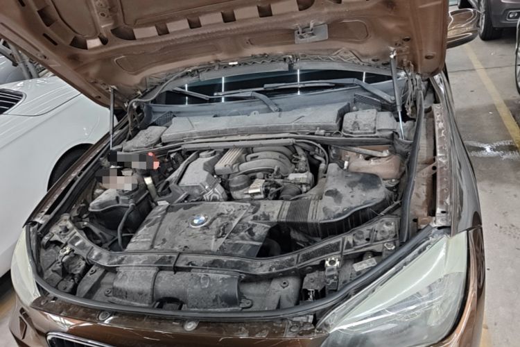 Used BMW X1 2010 sDrive18i Luxury Model Engine Bay