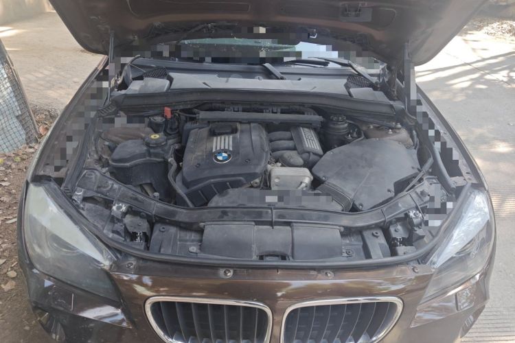 Used BMW X1 2010 xDrive25i Engine Bay