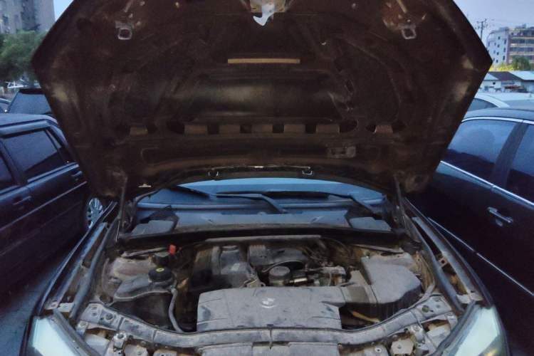 Used BMW X1 2010 sDrive18i Luxury Model Engine Bay