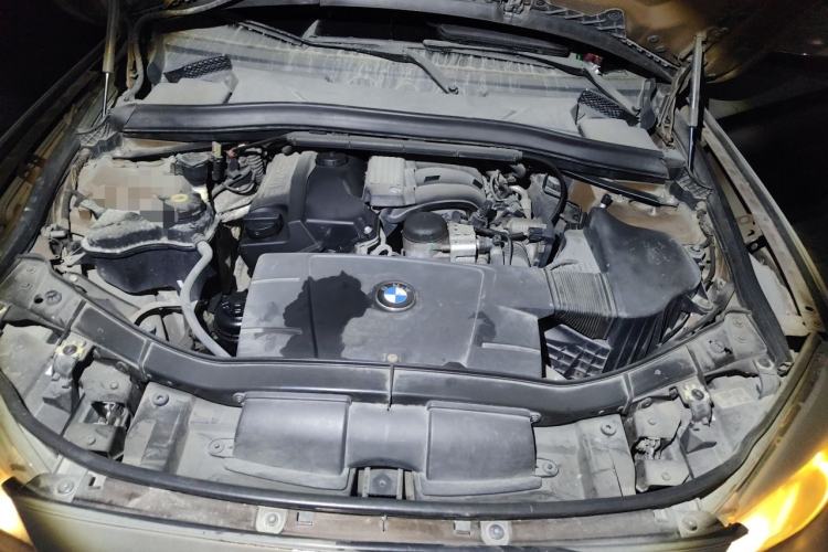 Used BMW X1 2010 sDrive18i Luxury Model Engine Bay