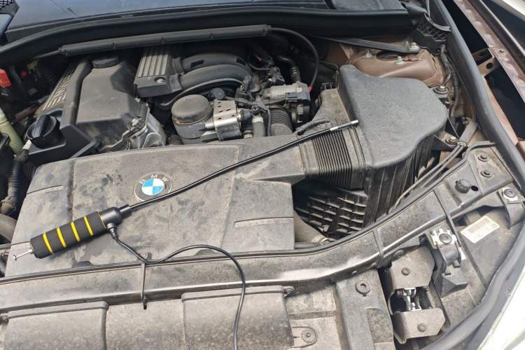 Used BMW X1 2010 sDrive18i Luxury Model Engine Bay Left