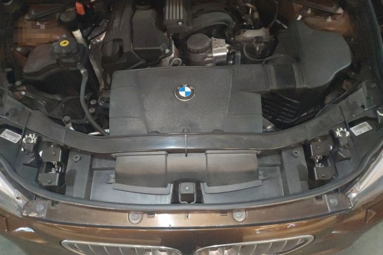 Used BMW X1 2010 sDrive18i Luxury Model Engine Bay