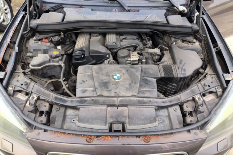 Used BMW X1 2010 sDrive18i Luxury Model Engine Bay