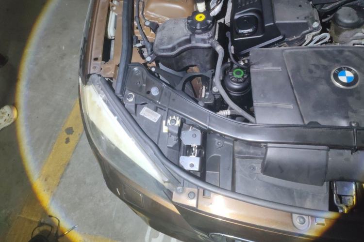 Used BMW X1 2010 sDrive18i Luxury Model Engine Bay Right