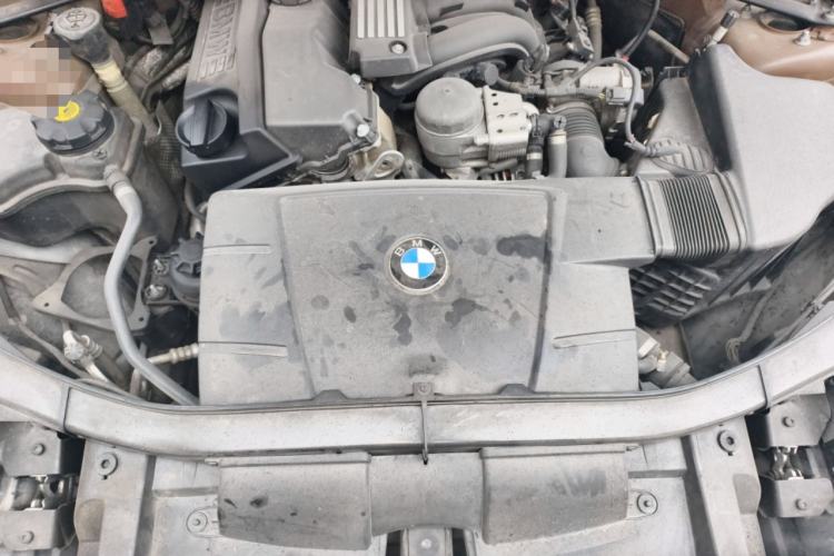 Used BMW X1 2010 sDrive18i Luxury Model Engine Bay