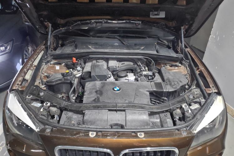 Used BMW X1 2010 sDrive18i Luxury Model Engine Bay