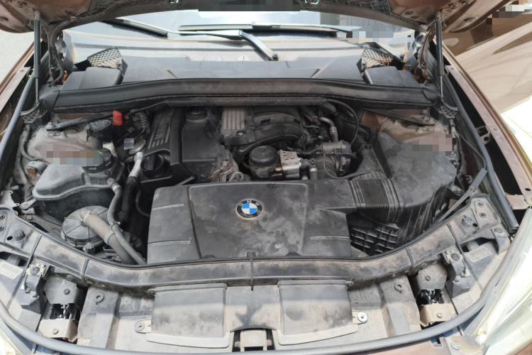 Used BMW X1 2010 sDrive18i Luxury Model Engine Bay