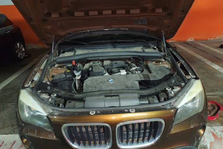 Used BMW X1 2010 sDrive18i Luxury Model Engine Bay