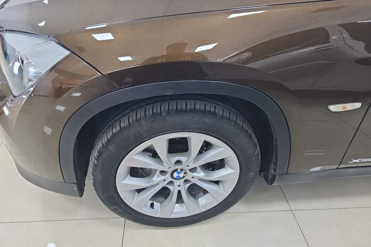 Used BMW X1 2010 xDrive25i Exterior 2
