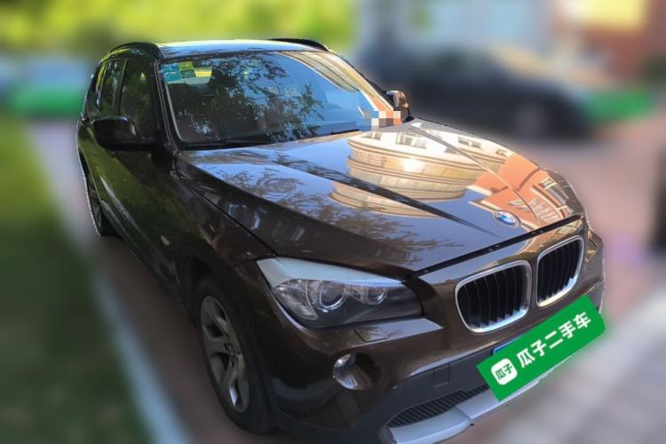 Used BMW X1 2010 sDrive18i Luxury Model Front Right 45 Deg