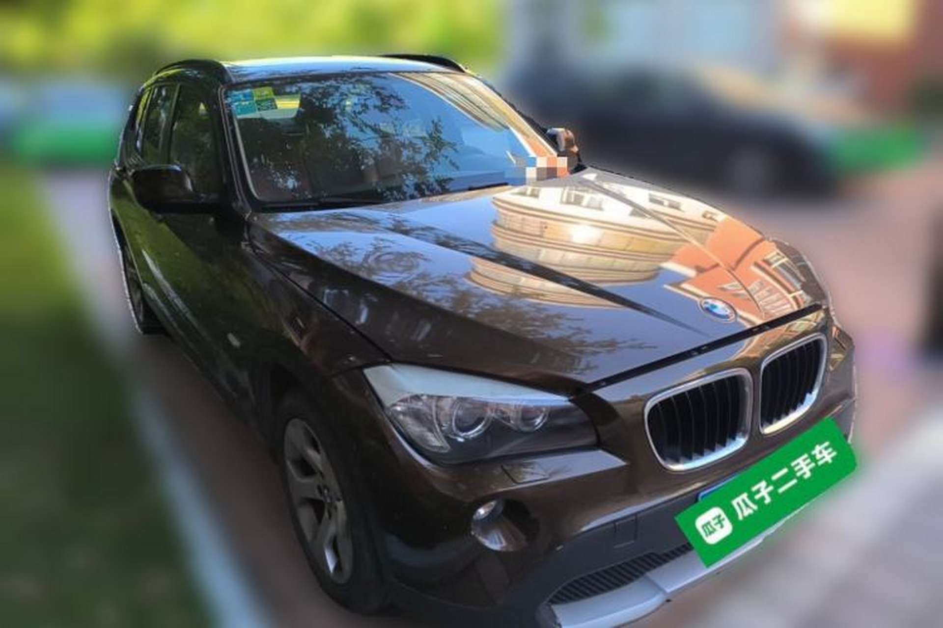 Used BMW X1 2010 sDrive18i Luxury Model Front Right 45 Deg
