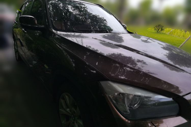 Used BMW X1 2010 xDrive25i Front Right 45 Deg