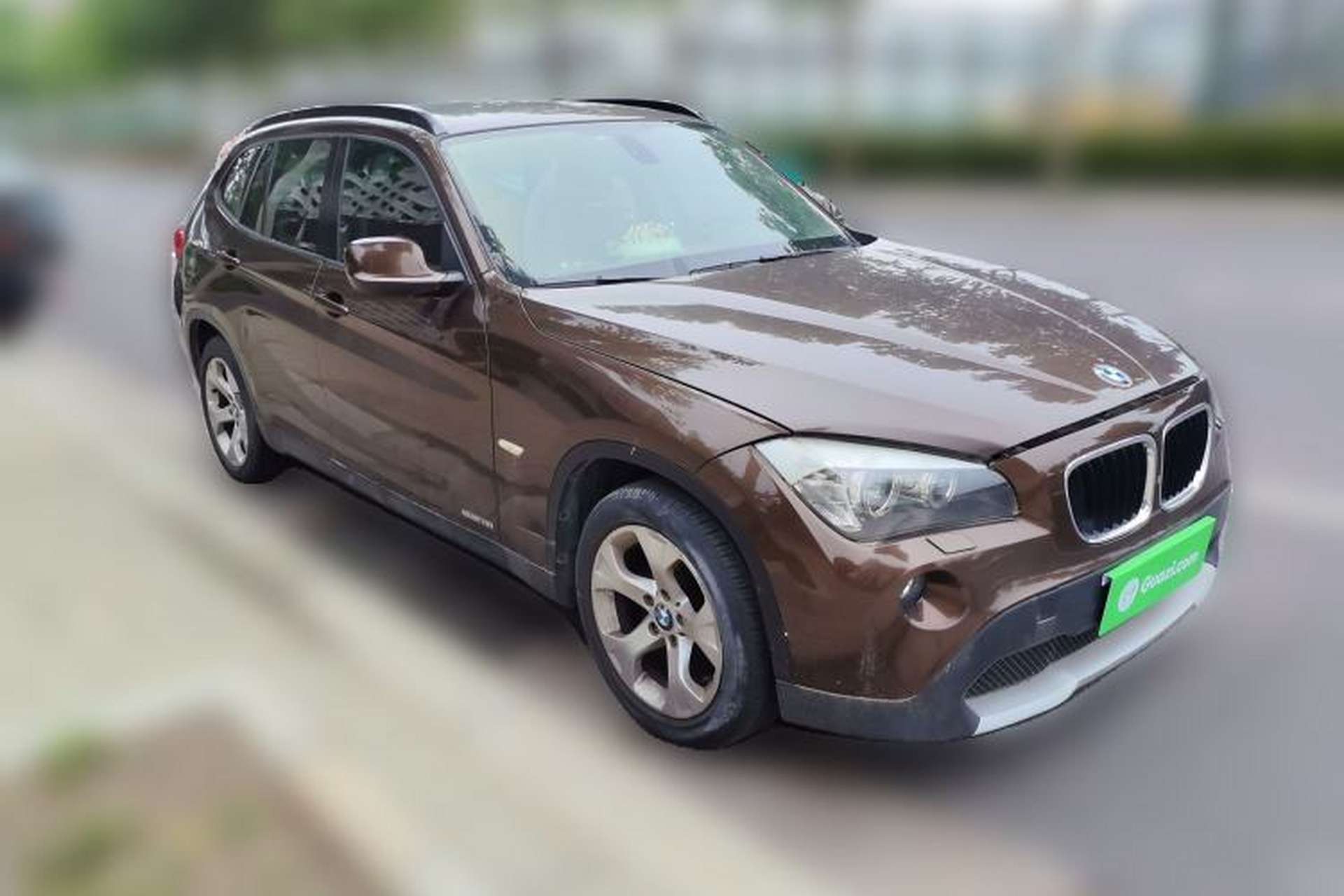 Used BMW X1 2010 sDrive18i Luxury Model Front Right 45 Deg