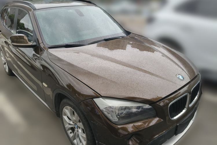 Used BMW X1 2010 xDrive25i Front Right 45 Deg