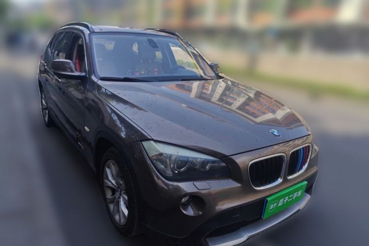 Used BMW X1 2010 xDrive25i Front Right 45 Deg