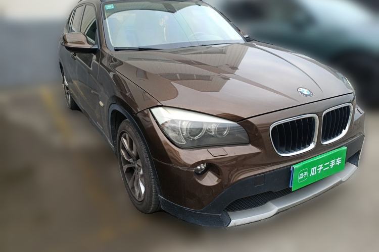 Used BMW X1 2010 xDrive25i Front Right 45 Deg
