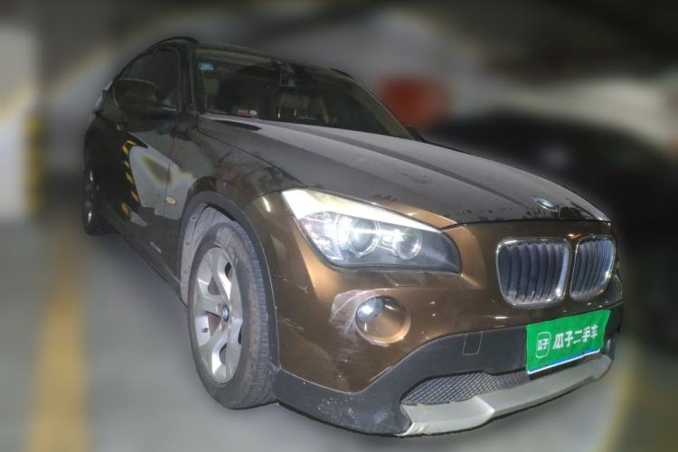 Used BMW X1 2010 sDrive18i Luxury Model Front Right 45 Deg