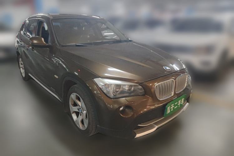 Used BMW X1 2010 sDrive18i Luxury Model Front Right 45 Deg