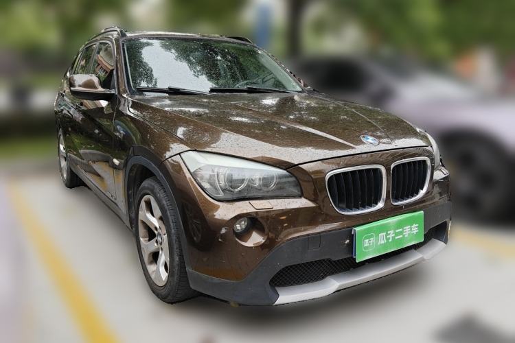 Used BMW X1 2010 sDrive18i Luxury Model Front Right 45 Deg