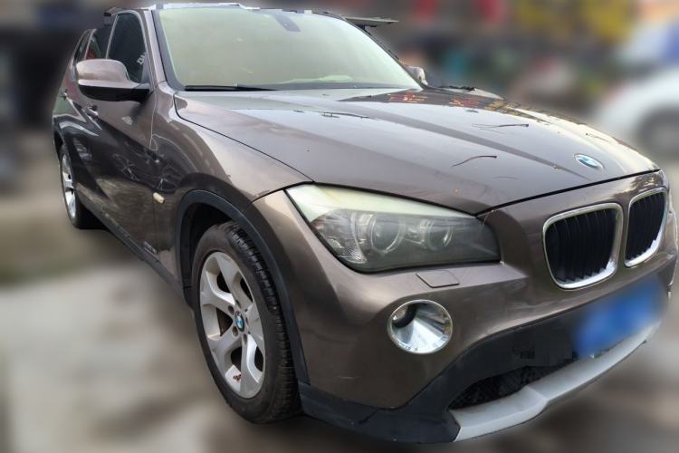 Used BMW X1 2010 sDrive18i Luxury Model Front Right 45 Deg