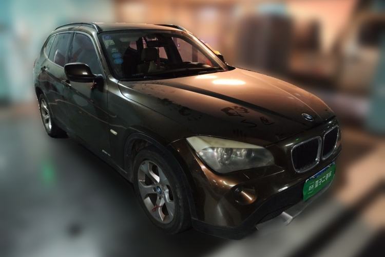 Used BMW X1 2010 sDrive18i Luxury Model Front Right 45 Deg