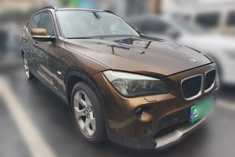 Used BMW X1 2010 sDrive18i Luxury Model Front Right 45 Deg