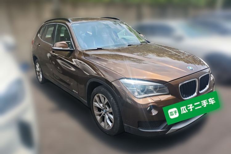 Used BMW X1 2010 sDrive18i Luxury Model Front Right 45 Deg