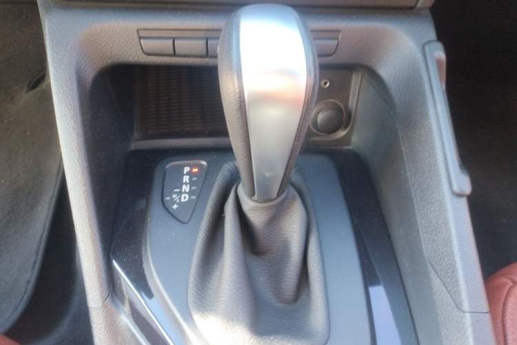 Used BMW X1 2010 sDrive18i Luxury Model Gear Lever