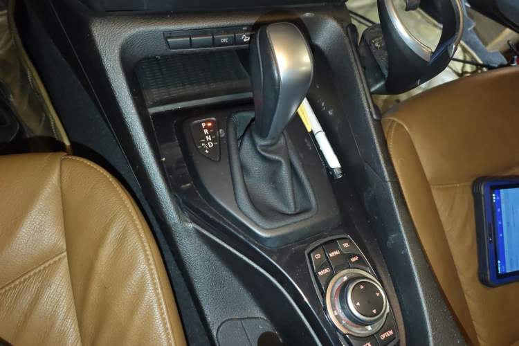 Used BMW X1 2010 xDrive25i Gear Lever