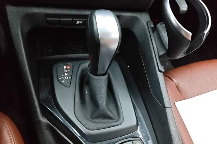 Used BMW X1 2010 sDrive18i Luxury Model Gear Lever