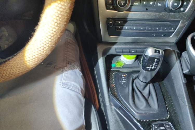 Used BMW X1 2010 sDrive18i Luxury Model Gear Lever