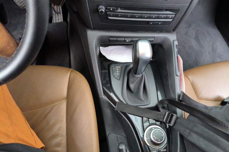 Used BMW X1 2010 sDrive18i Luxury Model Gear Lever