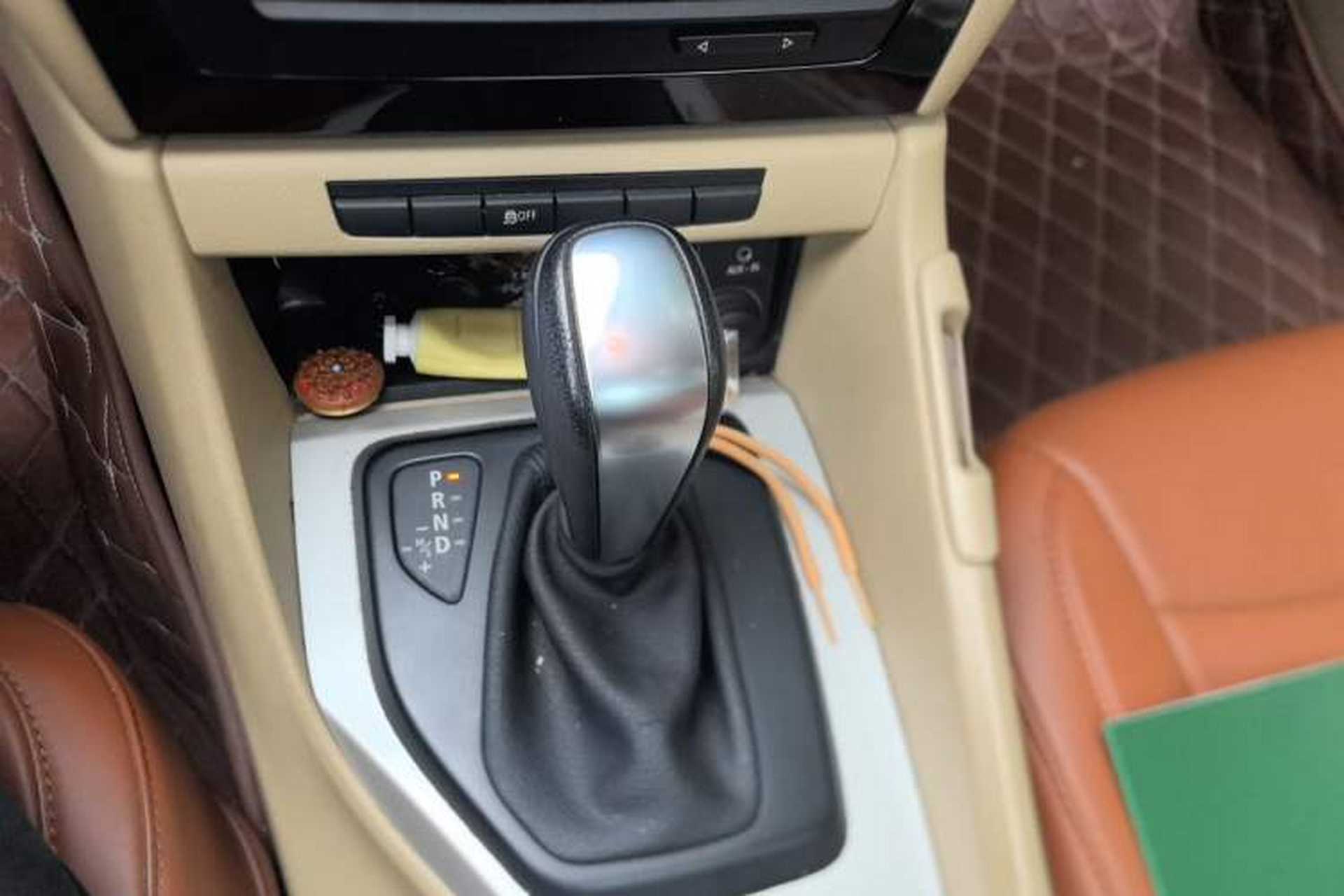 Used BMW X1 2010 sDrive18i Luxury Model Gear Lever