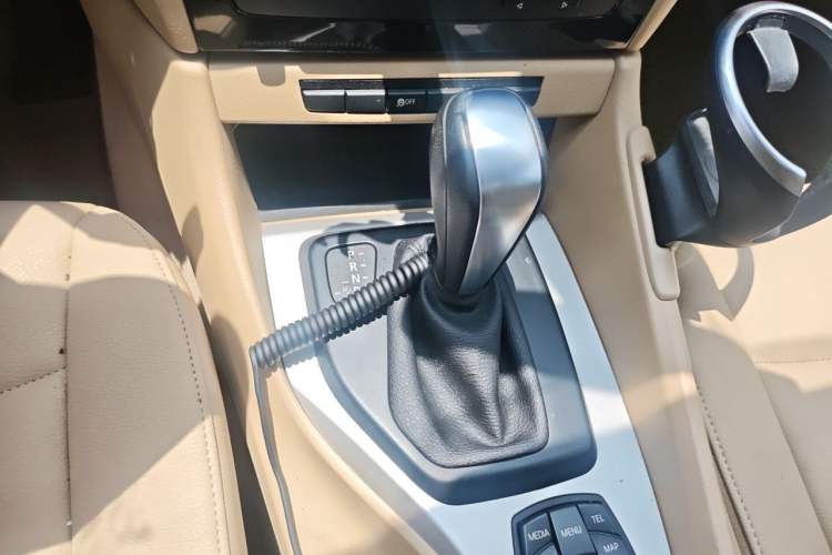 Used BMW X1 2010 sDrive18i Luxury Model Gear Lever