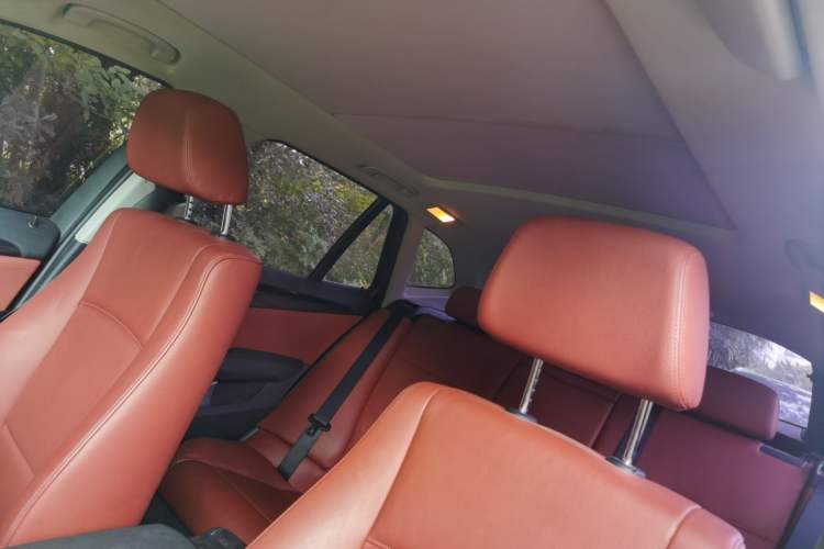 Used BMW X1 2010 xDrive25i Headliner